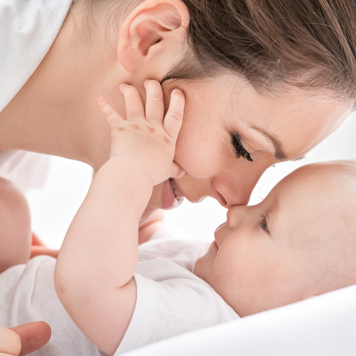 Vauva akne – kaikki mitä sinun tarvitsee tietää vastasyntyneiden finneistä